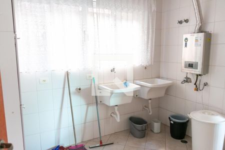 Casa à venda com 400m², 4 quartos e 5 vagas Casa à venda com 400m², 4 quartos e 5 vagasLavanderia