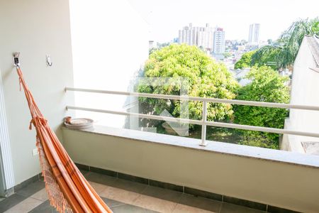 Casa à venda com 400m², 4 quartos e 5 vagas Casa à venda com 400m², 4 quartos e 5 vagasVaranda