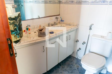 Casa à venda com 400m², 4 quartos e 5 vagas Casa à venda com 400m², 4 quartos e 5 vagasBanheiro 2