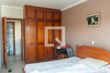 Casa à venda com 400m², 4 quartos e 5 vagas Casa à venda com 400m², 4 quartos e 5 vagasQuarto 4