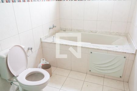 Casa à venda com 400m², 4 quartos e 5 vagas Casa à venda com 400m², 4 quartos e 5 vagasBanheiro da Suíte