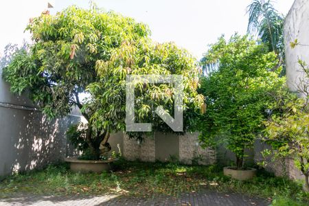 Casa à venda com 400m², 4 quartos e 5 vagas Casa à venda com 400m², 4 quartos e 5 vagasQuintal e Jardim