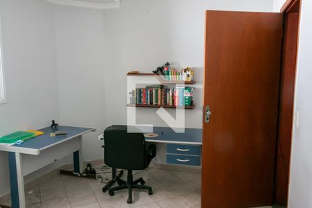 Casa à venda com 400m², 4 quartos e 5 vagas Casa à venda com 400m², 4 quartos e 5 vagasQuarto 5