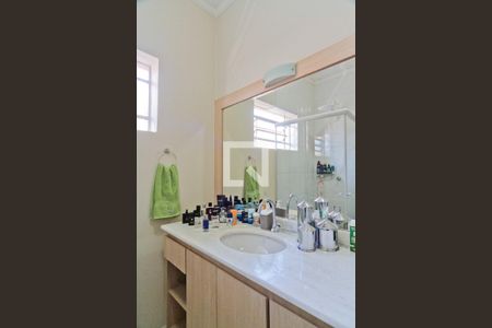 Casa à venda com 131m², 2 quartos e 2 vagasBanheiro