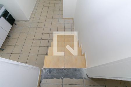 Casa para alugar com 112m², 2 quartos e 1 vagaEscada