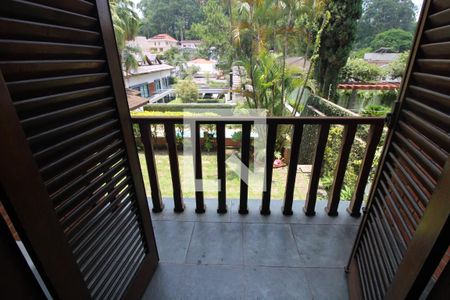 Casa à venda com 360m², 4 quartos e 6 vagasSacada da suíte 2