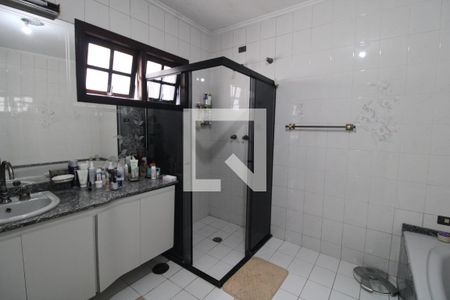 Casa à venda com 360m², 4 quartos e 6 vagasBanheiro da suíte 2