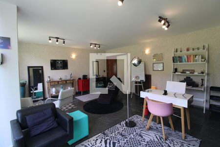 Casa à venda com 360m², 4 quartos e 6 vagasEscritório