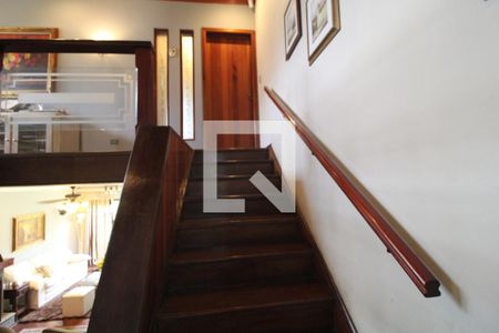 Escada de casa para alugar com 4 quartos, 360m² em Jardim Marajoara, São Paulo