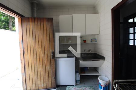 Casa à venda com 360m², 4 quartos e 6 vagasLavanderia