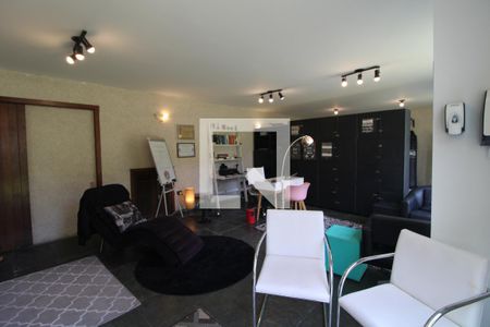 Casa à venda com 360m², 4 quartos e 6 vagasEscritório