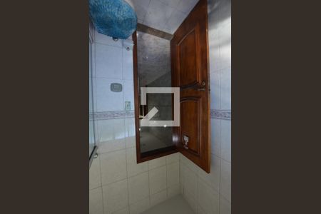 Casa para alugar com 250m², 4 quartos e 5 vagasBanheiro Social