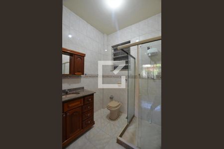 Casa para alugar com 250m², 4 quartos e 5 vagasBanheiro da Suite