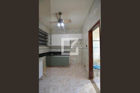 Casa para alugar com 250m², 4 quartos e 5 vagasCozinha