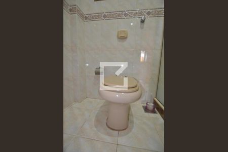 Casa para alugar com 250m², 4 quartos e 5 vagasBanheiro da Suite