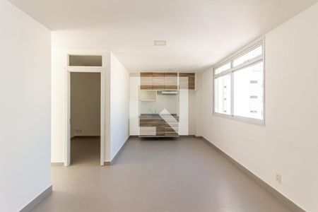 Sala de apartamento para alugar com 3 quartos, 77m² em República, São Paulo