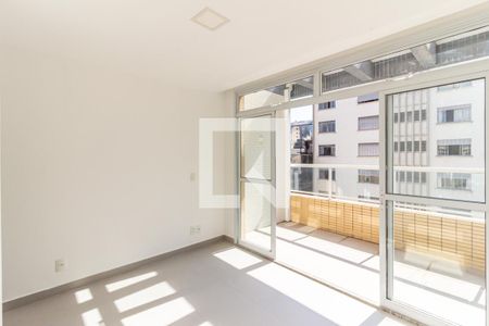 Suíte - Quarto 1 de apartamento para alugar com 3 quartos, 77m² em República, São Paulo