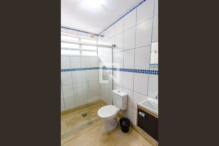 Banheiro de apartamento para alugar com 1 quarto, 56m² em Nova Mirim, Praia Grande