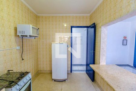 Cozinha de apartamento para alugar com 1 quarto, 56m² em Nova Mirim, Praia Grande
