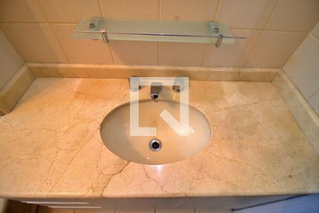 Apartamento à venda com 180m², 4 quartos e 4 vagas Apartamento à venda com 180m², 4 quartos e 4 vagasBanheiro