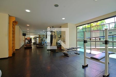 Apartamento à venda com 180m², 4 quartos e 4 vagas Apartamento à venda com 180m², 4 quartos e 4 vagasÁrea comum - Academia