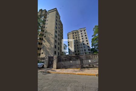 Apartamento à venda com 180m², 4 quartos e 4 vagas Apartamento à venda com 180m², 4 quartos e 4 vagasFachada e portaria