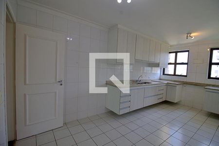 Apartamento à venda com 180m², 4 quartos e 4 vagas Apartamento à venda com 180m², 4 quartos e 4 vagas Cozinha