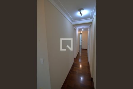 Apartamento à venda com 180m², 4 quartos e 4 vagas Apartamento à venda com 180m², 4 quartos e 4 vagasCorredor