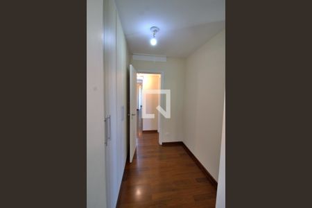 Apartamento à venda com 180m², 4 quartos e 4 vagas Apartamento à venda com 180m², 4 quartos e 4 vagasSuíte 4