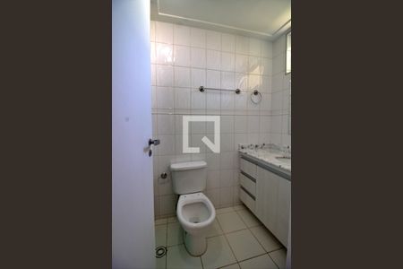 Apartamento à venda com 180m², 4 quartos e 4 vagas Apartamento à venda com 180m², 4 quartos e 4 vagasBanheiro da Suíte 3