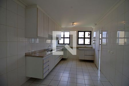 Apartamento à venda com 180m², 4 quartos e 4 vagas Apartamento à venda com 180m², 4 quartos e 4 vagas Cozinha