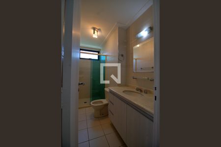 Apartamento à venda com 180m², 4 quartos e 4 vagas Apartamento à venda com 180m², 4 quartos e 4 vagasBanheiro