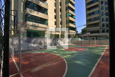 Apartamento à venda com 180m², 4 quartos e 4 vagas Apartamento à venda com 180m², 4 quartos e 4 vagasQuadra Esportiva