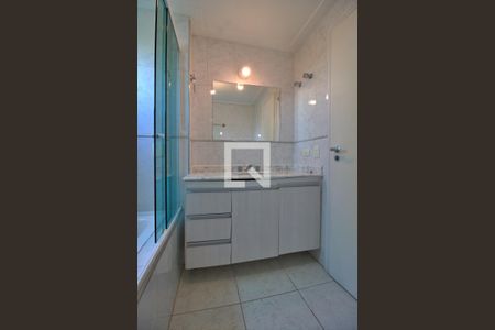 Apartamento à venda com 180m², 4 quartos e 4 vagas Apartamento à venda com 180m², 4 quartos e 4 vagasBanheiro da Suíte 4