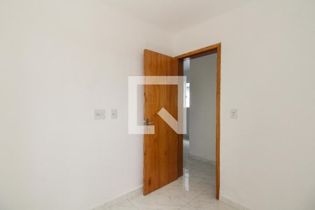 Quarto 2 de apartamento para alugar com 2 quartos, 48m² em Vila Esperança, São Paulo