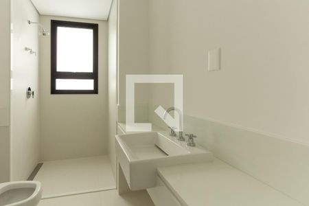 Apartamento à venda com 374m², 5 quartos e 5 vagasBanheiro da Suíte 4