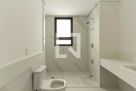 Apartamento à venda com 374m², 5 quartos e 5 vagasBanheiro 2 da Suíte 4