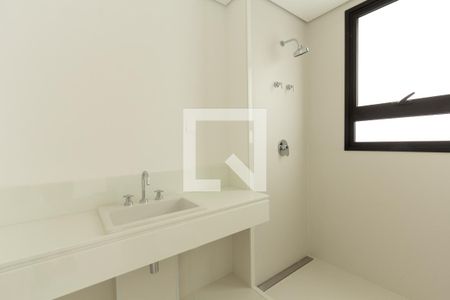 Apartamento à venda com 374m², 5 quartos e 5 vagasBanheiro da Suíte 1