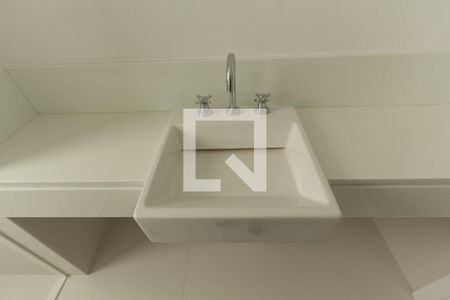 Apartamento à venda com 374m², 5 quartos e 5 vagasBanheiro da Suíte 4