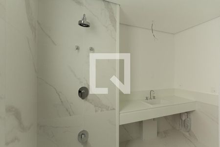 Apartamento à venda com 374m², 5 quartos e 5 vagasBanheiro 2 da Suíte 4