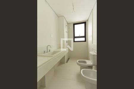 Apartamento à venda com 374m², 5 quartos e 5 vagasBanheiro da Suíte 3