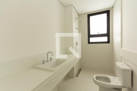 Apartamento à venda com 374m², 5 quartos e 5 vagasBanheiro da Suíte 3