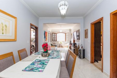 Sala de casa à venda com 3 quartos, 149m² em Cinquentenario, Belo Horizonte