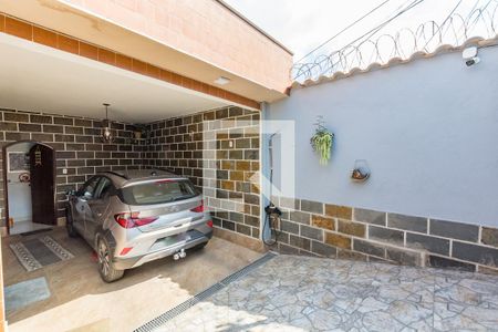 Casa à venda com 149m², 3 quartos e 2 vagas Casa à venda com 149m², 3 quartos e 2 vagasEntrada - Garagem