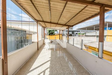 Casa à venda com 149m², 3 quartos e 2 vagas Casa à venda com 149m², 3 quartos e 2 vagasVaranda