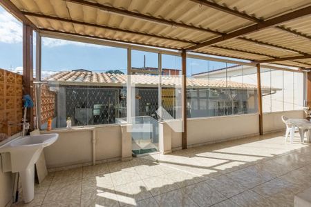 Casa à venda com 149m², 3 quartos e 2 vagas Casa à venda com 149m², 3 quartos e 2 vagasVaranda