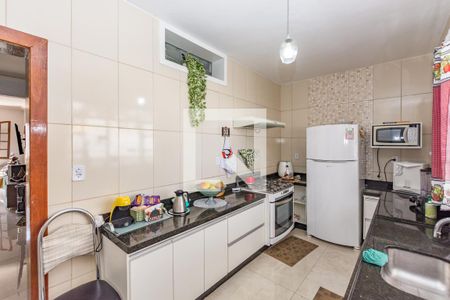 Casa à venda com 149m², 3 quartos e 2 vagas Casa à venda com 149m², 3 quartos e 2 vagasCozinha