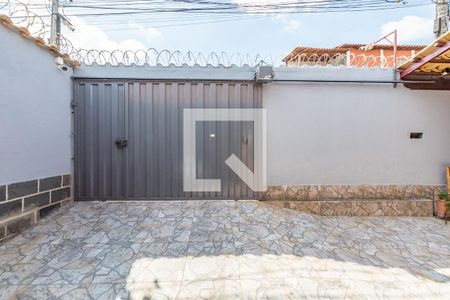 Casa à venda com 149m², 3 quartos e 2 vagas Casa à venda com 149m², 3 quartos e 2 vagasEntrada - Garagem
