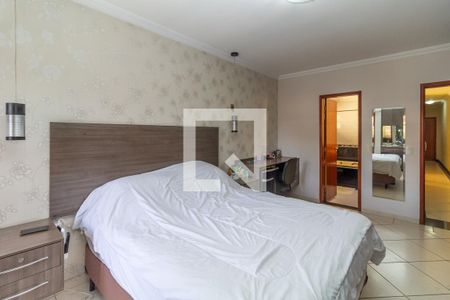 Casa à venda com 300m², 3 quartos e 6 vagasQuarto 3 - Suíte