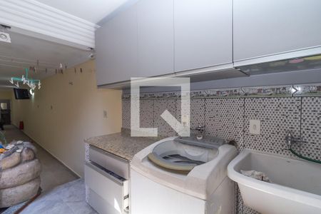 Casa à venda com 300m², 3 quartos e 6 vagasÁrea de Serviço